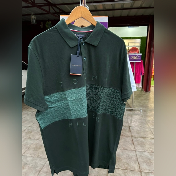 Tommy Hilfiger Other - TOMMY HILFIGER T-shirt